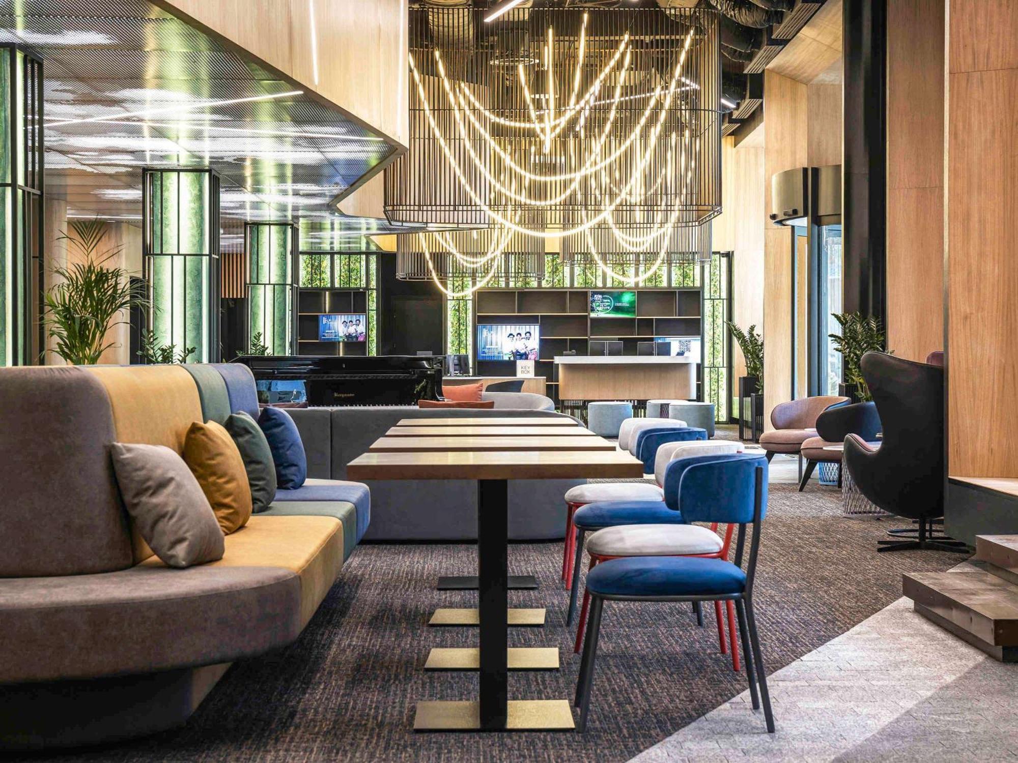 Novotel Living Almaty Jetisu Екстериор снимка